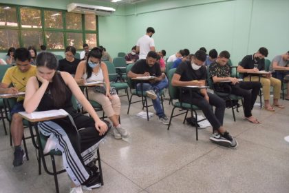 Pré-vestibular da UEA: AprovENS divulga inscrições para 76 vagas remanescentes