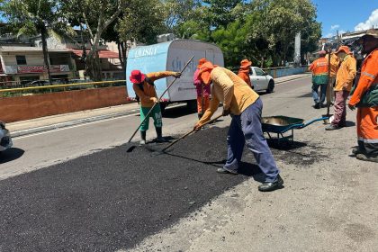 Avenida Brasil recebe serviços de recuperação asfáltica da prefeitura