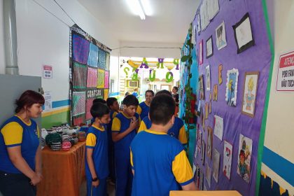Prefeitura de Manaus realiza exposição de artes para alunos da rede municipal