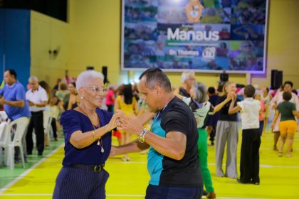 ‘Baile Rosas de Maio’ realizado Prefeitura de Manaus celebra a elegância e vitalidade da terceira idade
