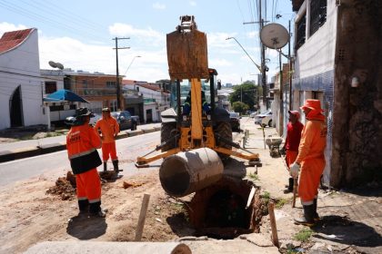 Prefeitura de Manaus implanta novos tubos de concreto armado em rede de drenagem da avenida São Jorge