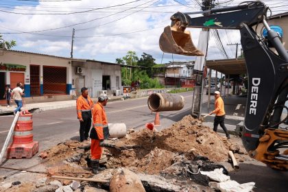 Prefeitura atua em duas frentes simultâneas para recuperar rede de drenagem no bairro Redenção
