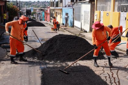 Prefeitura de Manaus realiza manutenção asfáltica no bairro Novo Aleixo