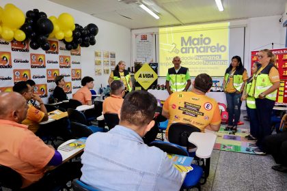 Prefeitura de Manaus promove ação sobre educação de trânsito em empresa de ônibus