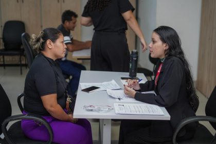 Prefeitura leva atendimento itinerante do Sine Manaus às zonas Oeste, Leste e Centro-Oeste