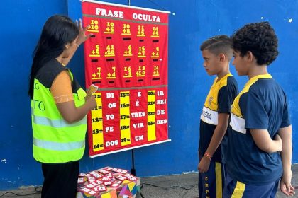 Prefeitura de Manaus leva ação do ‘Maio Amarelo’ para escola particular com jogos educativos e muita interação
