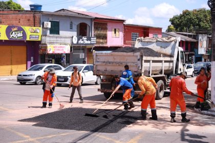 Prefeitura de Manaus recupera trecho do bairro Planalto com serviços de infraestrutura