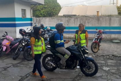 Prefeitura de Manaus realiza ação ‘Pit Stop’ do ‘Maio Amarelo’ com motociclistas