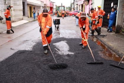 Prefeitura de Manaus encerra primeiro dia do ‘Mutirão no Bairro’ com diversas ações de infraestrutura e urbanização no Alvorada 