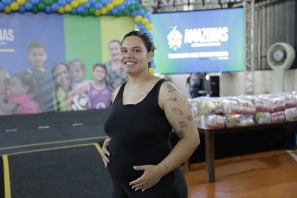 “Essa entrega é essencial”, diz uma das mães contempladas com a entrega de ‘kits bebês’ e cestas básicas