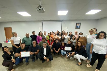 Prefeitura de Manaus certifica mais de 100 alunos em cursos de qualificação profissional
