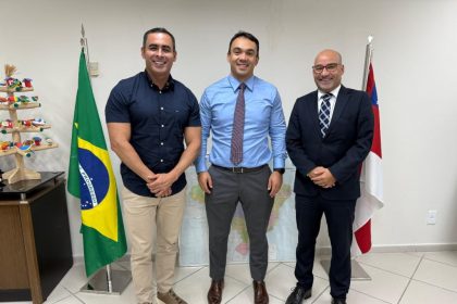 Festival de Parintins 2025: PGE-AM recebe presidente e advogado do Boi Caprichoso para tratar questões jurídicas e trabalhistas do bumbá