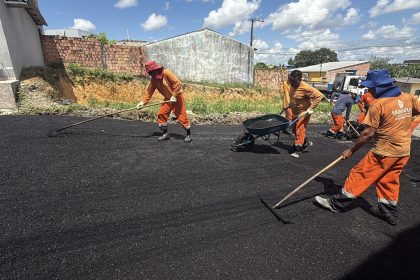 Prefeitura de Manaus aplica mais de 20 toneladas de asfalto em via do bairro Novo Aleixo