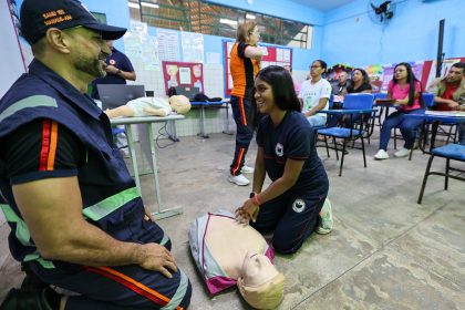 Samu Manaus promove capacitação em primeiros socorros em comunidade ribeirinha do rio Amazonas