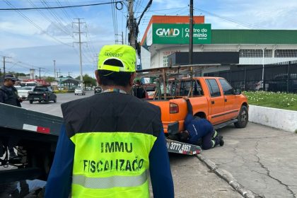 Prefeitura de Manaus realiza operação ‘Transporte Legal’ e apreende veículos irregulares na zona Leste