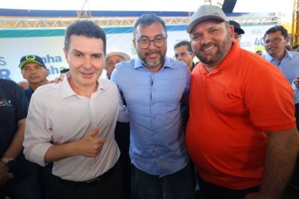 Governador Wilson Lima, Ministério das Cidades e prefeitura assinam contrato para a construção de 400 casas em Tefé