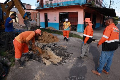 Prefeitura de Manaus atua em implantação de uma nova rede de drenagem na rua Inaciolândia