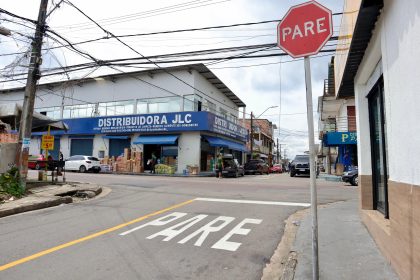 Prefeitura de Manaus reforça sinalização viária visando oferece mais segurança aos motoristas da capital
