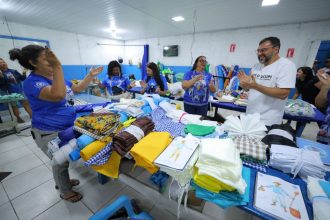 Governador Wilson Lima destaca atuação dos bastidores de costureiras e trabalhadores dos bois Caprichoso e Garantido