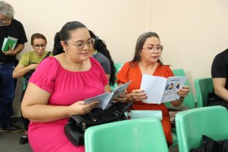 Secretaria de Educação leva comissões de atenção ao servidor para escola da zona norte de Manaus