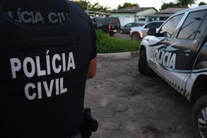 Polícia Civil prende homem em flagrante após recorrentes agressões e abusos contra a companheira em Envira