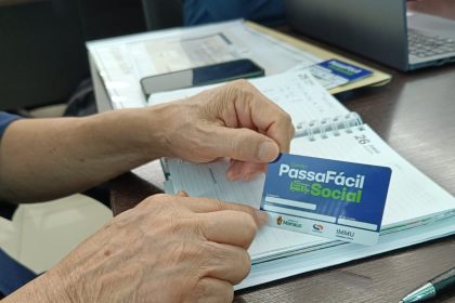 Prefeitura de Manaus regulamenta concessão do Cartão Passa Fácil Social para famílias de baixa renda