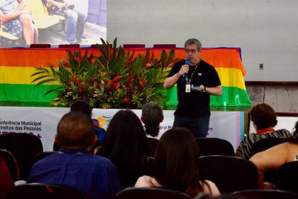 Prefeitura apresenta relato de experiência de atendimento na Semsa na 4ª Conferência Municipal dos Direitos das Pessoas LGBTQIA+