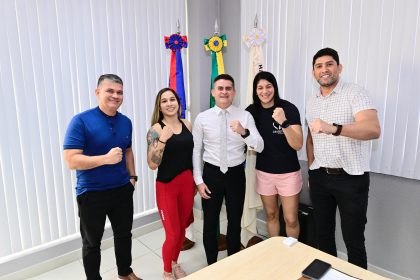 Prefeito David Almeida recebe lutadora Ketlen Vieira e reafirma apoio à atleta amazonense rumo ao cinturão do UFC