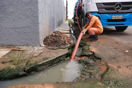Prefeitura de Manaus realiza manutenção na rede de drenagem no bairro Dom Pedro