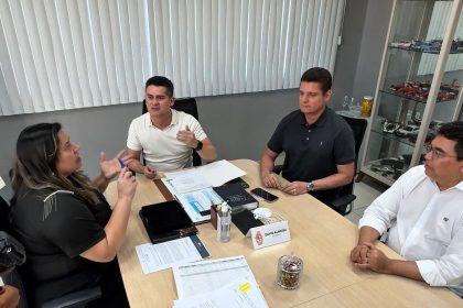 Prefeito David Almeida sanciona reajuste salarial e unificação de data-base para mais de 32 mil servidores municipais de Manaus