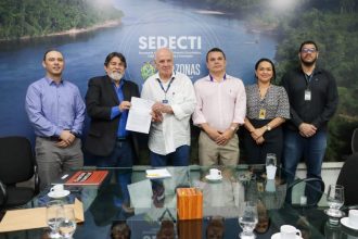 Sedecti e Correios firmam protocolo para fortalecer logística e ampliar mercado de empreendedores amazonenses