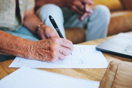 Comissão da Câmara discute exigência de assinatura presencial para conceder crédito a idosos