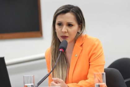 Comissão aprova proposta para prever credencial digital de vaga para deficiente