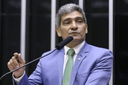 Comissão aprova proposta que exige comunicação a pescador antes de mudança na atividade