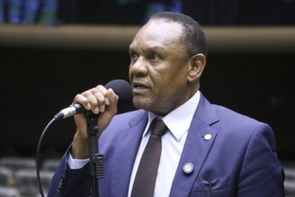 Comissão aprova garantia de acesso de gari a banheiro durante o serviço