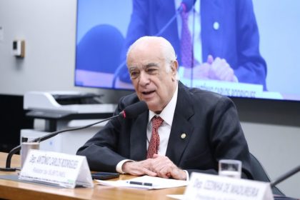 Comissão aprova grupos de acolhimento para pacientes e familiares em unidades do SUS