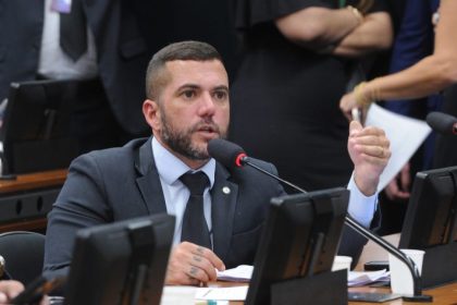 Comissão aprova publicidade obrigatória de ordem judicial que suspende conteúdo ou perfil de rede social