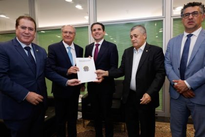 Alckmin apresenta a Motta propostas legislativas prioritárias do governo em defesa das exportações