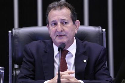 Comissão aprova proibição do uso de fipronil na pulverização de folhas de plantas