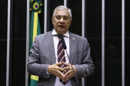 Comissão aprova repasse de royalties do petróleo a municípios vizinhos à exploração