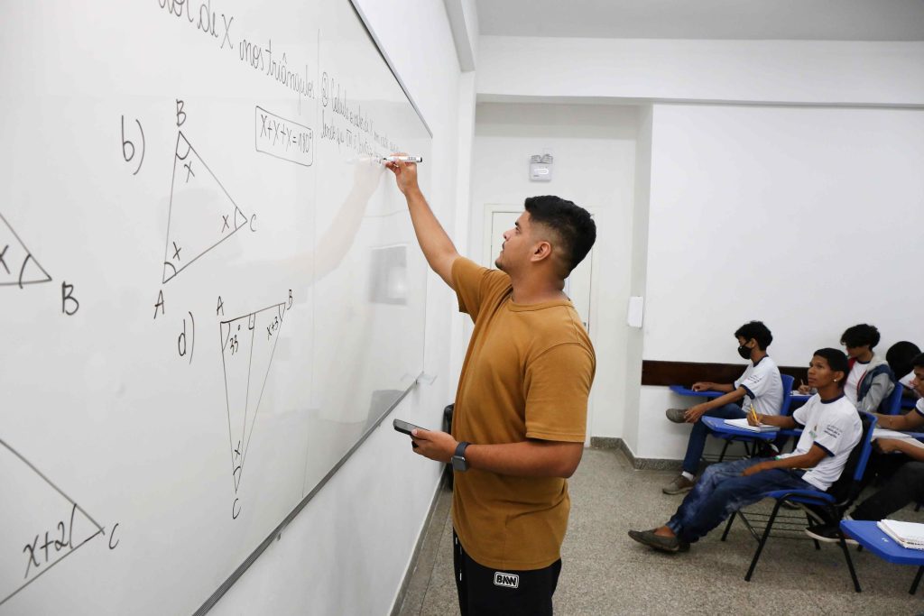 Secretaria de Educação convoca mais 112 candidatos do PSS para a capital do Amazonas