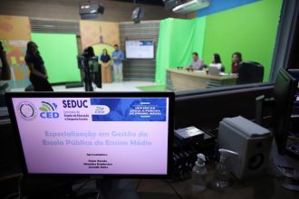 Secretaria de Educação em parceria com a Ufam abrem inscrições para curso de pós-graduação em gestão escolar