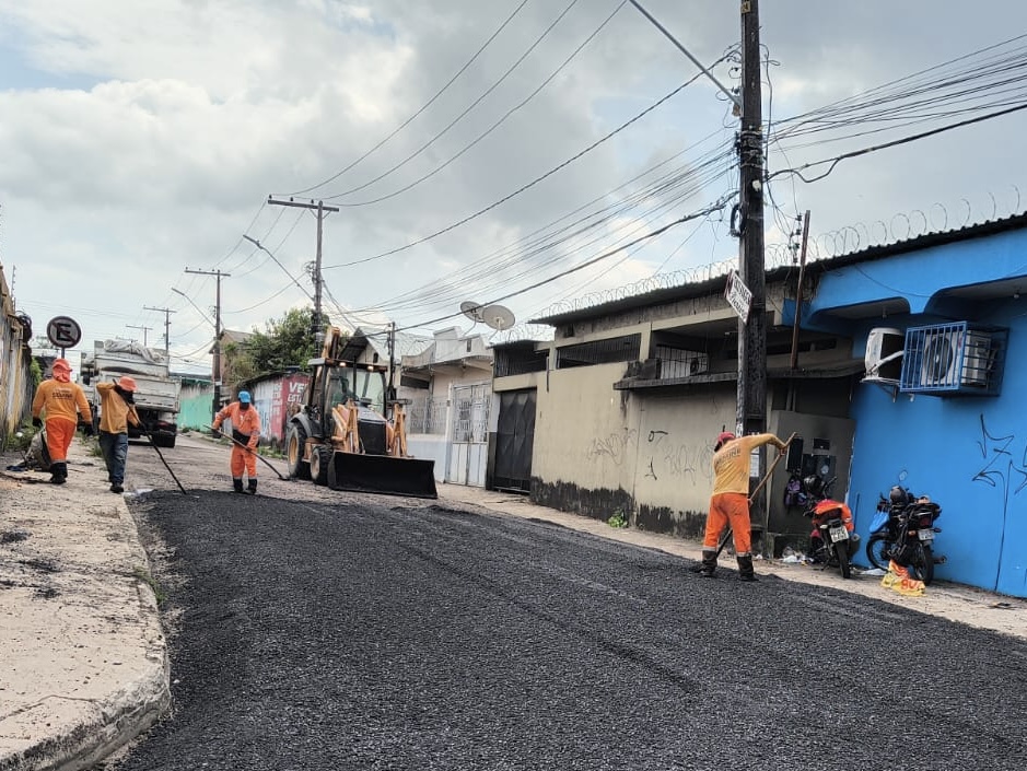 Prefeitura de Manaus recupera vias e reforça sistema de drenagem no bairro Colônia Santo Antônio