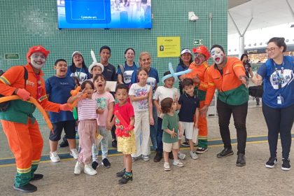 Prefeitura de Manaus participa do ‘Clean Up Day’ com garis da alegria e equipes de educação ambiental