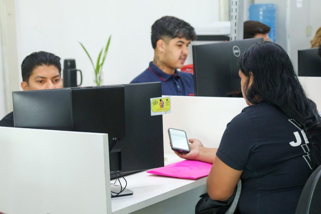 Sine Amazonas divulga 275 vagas de emprego para esta terça-feira