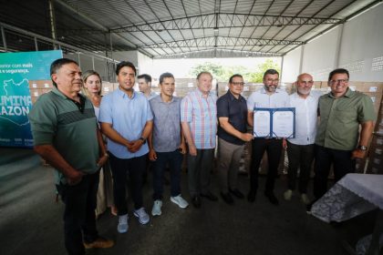 Governador Wilson Lima acompanha envio de luminárias e estado atinge a meta de 100% de cobertura do Ilumina+ Amazonas no interior