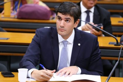 Avança na Câmara proposta que classifica oficial de justiça como integrante de carreira típica de Estado