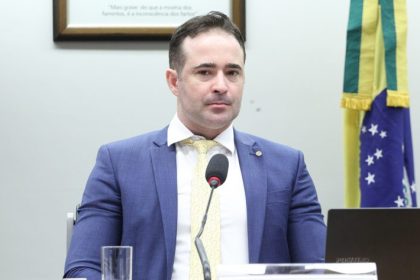 Aprovada em comissão proposta que proíbe condenado por maus-tratos de adotar animal