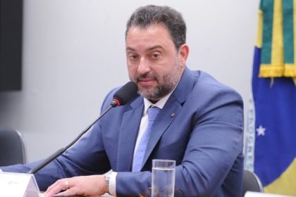 Comissão aprova meia-entrada para profissionais da educação básica em todo o país