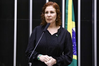 Comissão ouve a deputada licenciada Carla Zambelli em processo de perda de mandato